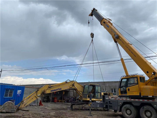 克拉玛依市25吨吊车的工作半径是多少？